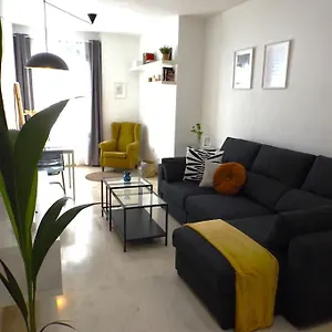 https://apartamento-suite-centrico-b.hotelsinnerja.org